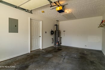 4027 Darwin Way, Knoxville, TN 37918