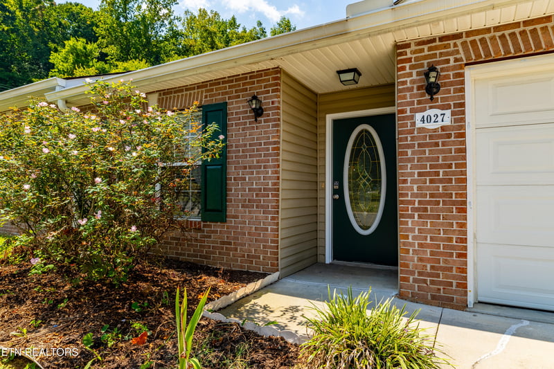 4027 Darwin Way, Knoxville, TN 37918