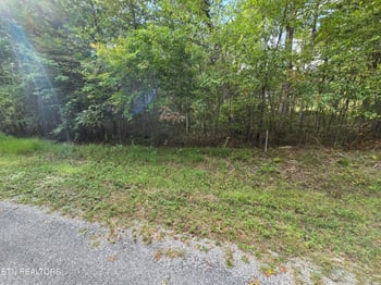 4027 Desoto Dr, Crossville, TN 38572