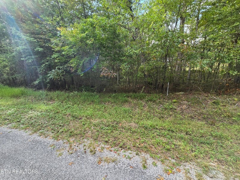 4027 Desoto Dr, Crossville, TN 38572