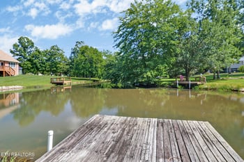 4028 Lone Wolf Cir, Crossville, TN 38572