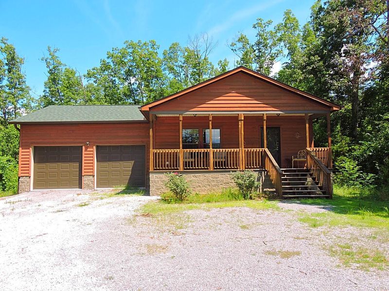 4029 Camp Hollow Rd, Sevierville, TN 37876