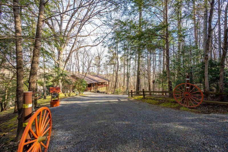 4029 Ole Smoky Way, Sevierville, TN 37862