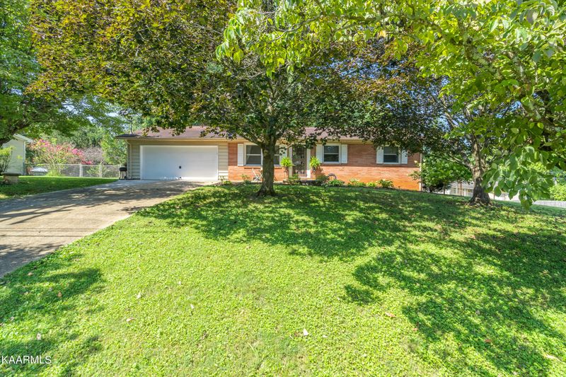 4029 Sullivan Rd, Knoxville, TN 37921