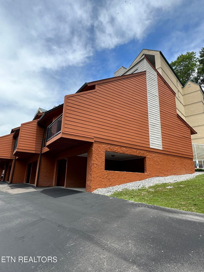 403 Baskins Creek Rd #605, Gatlinburg, TN 37738