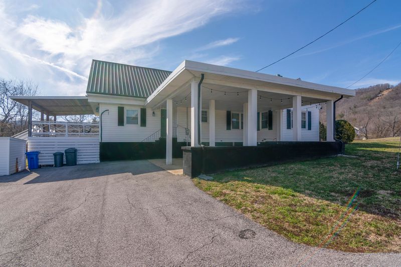403 Butter And Egg Rd, Jacksboro, TN 37757