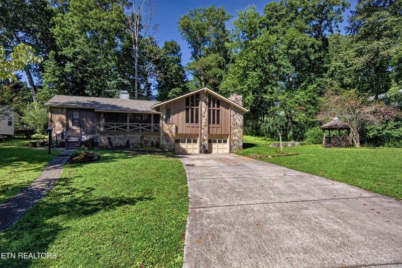 403 Delaware Ave, Oak Ridge, TN 37830