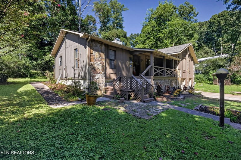 403 Delaware Ave, Oak Ridge, TN 37830