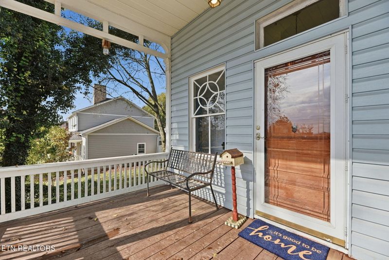 403 E 2nd Ave, Lenoir City, TN 37771