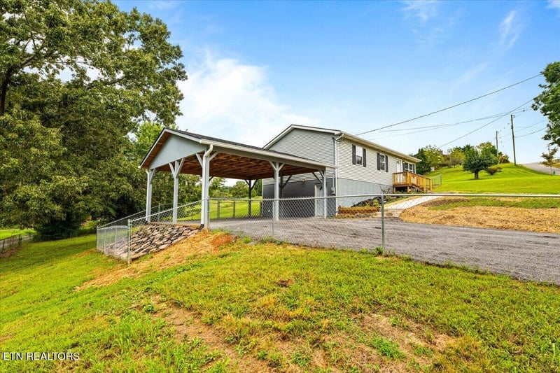 403 Foley Hill Rd, Clinton, TN 37716