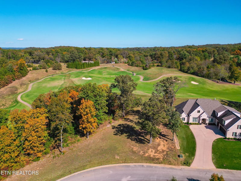 403 Gallery Ct, Lenoir City, TN 37772