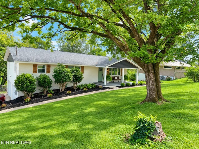 403 Hickory St, Clinton, TN 37716