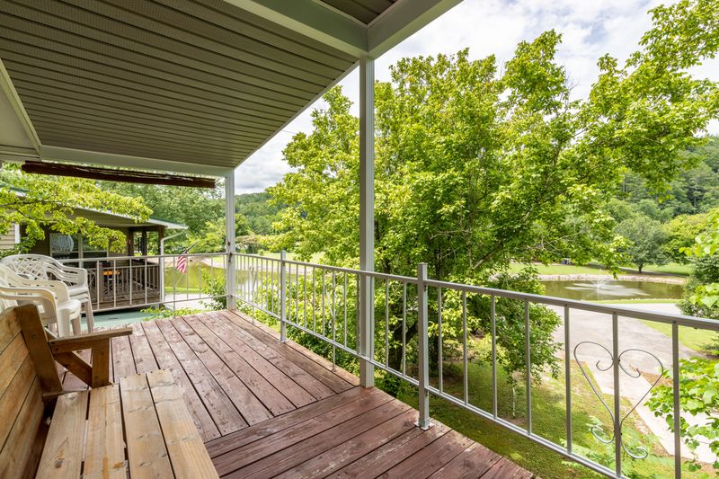 403 Mountain Thrush Dr, Townsend, TN 37882