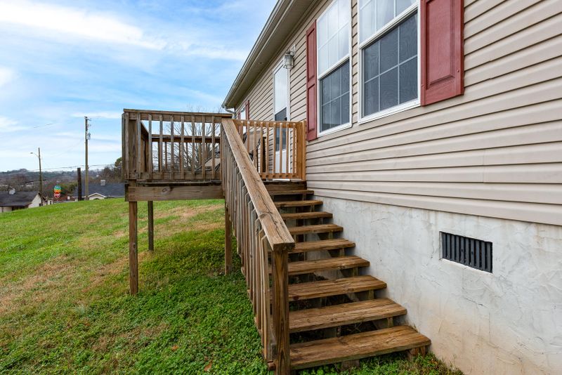 403 Sharp Ln, Knoxville, TN 37912