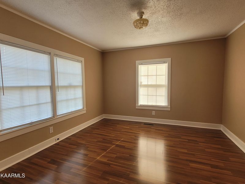 403 W Walnut St, Madisonville, TN 37354