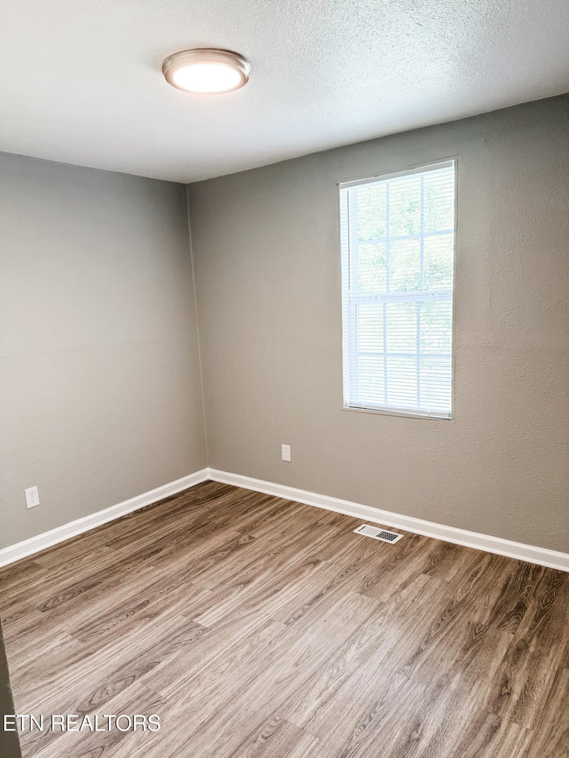 4033 Ivy Ave, Knoxville, TN 37914