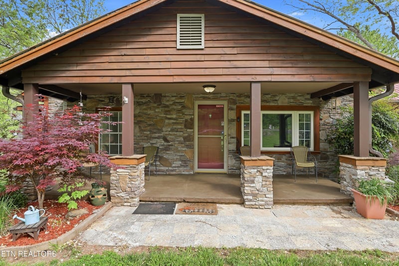 4035 Lonas Dr, Knoxville, TN 37909