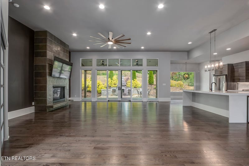 4037 SW Hiawatha Dr, Knoxville, TN 37919