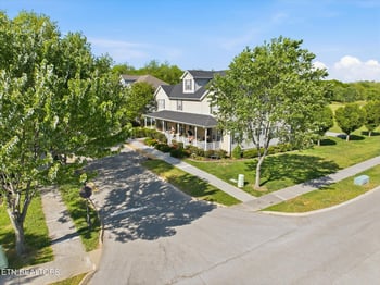 404 Ashbury Cir, Sweetwater, TN 37874
