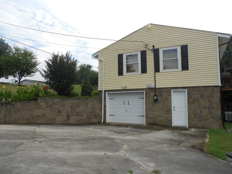 404 Bays Mountain Rd, Knoxville, TN 37920