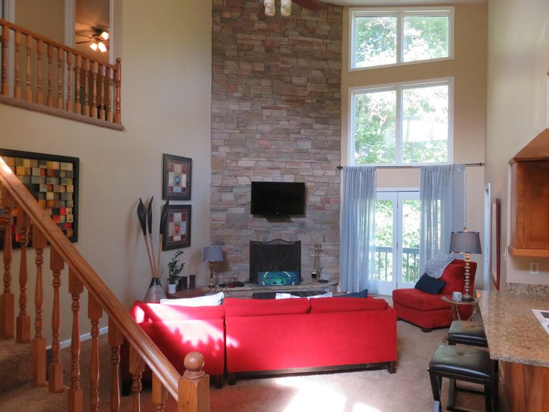 404 Cheestana Ln, Loudon, TN 37774