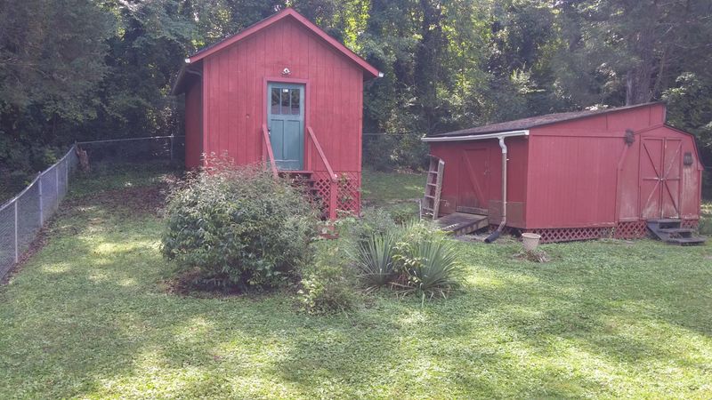 404 Delta Ln, Clinton, TN 37716