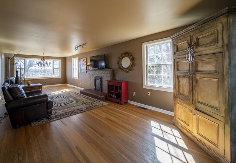 404 E 2nd Ave, Lenoir City, TN 37771