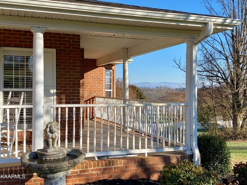 404 Mountain View Rd, Madisonville, TN 37354
