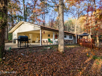 404 Pritchard Dr, Gatlinburg, TN 37738