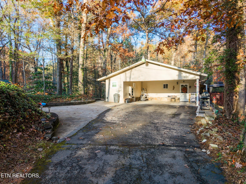 404 Pritchard Dr, Gatlinburg, TN 37738