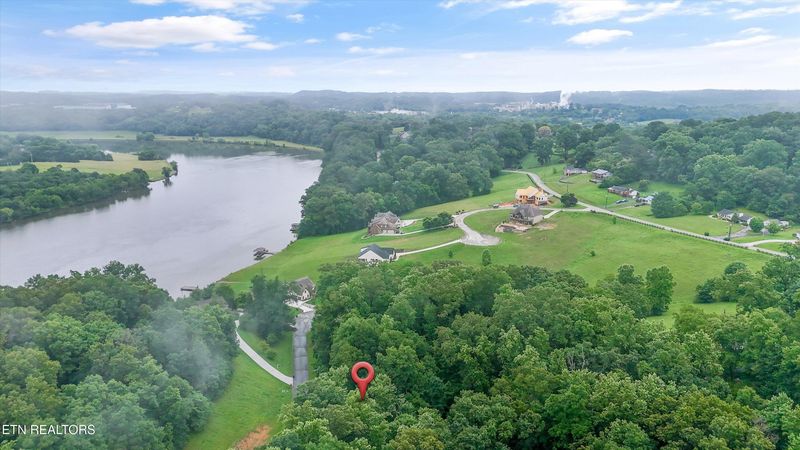 404 Quiet River Ln, Loudon, TN 37774