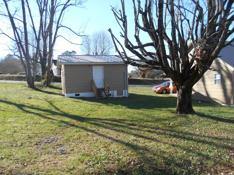 404 S Burn Rd, Niota, TN 37826