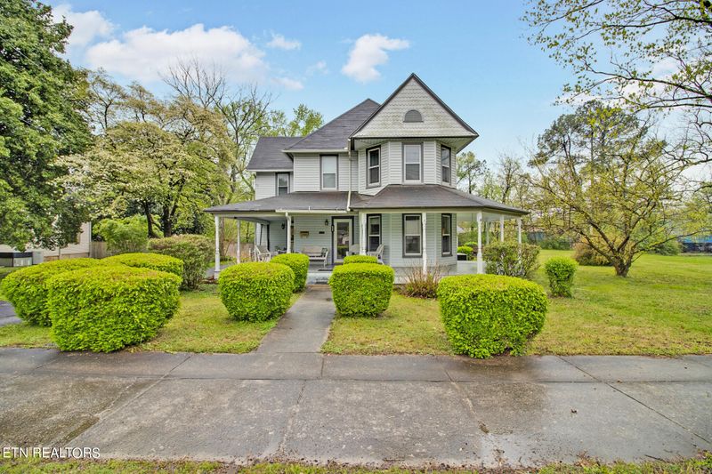 404 S Chamberlain Ave, Rockwood, TN 37854