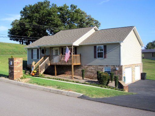 404 Troy Cate Rd, Kodak, TN 37764