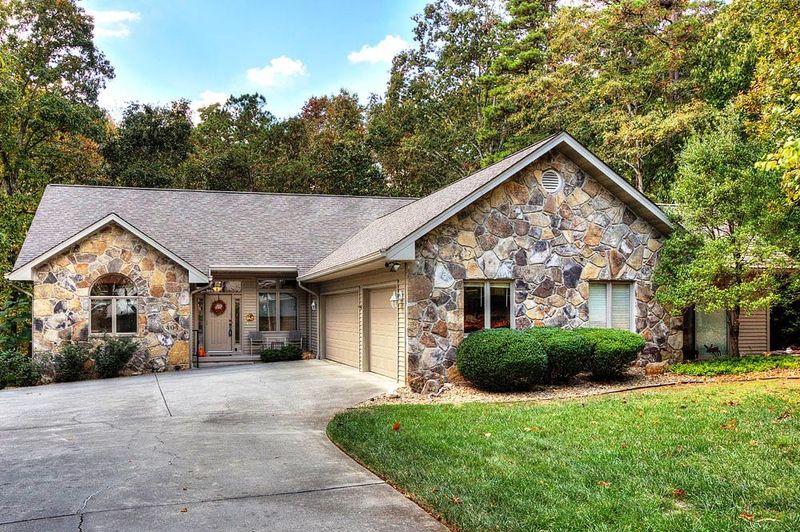404 Wewoka Cir, Loudon, TN 37774