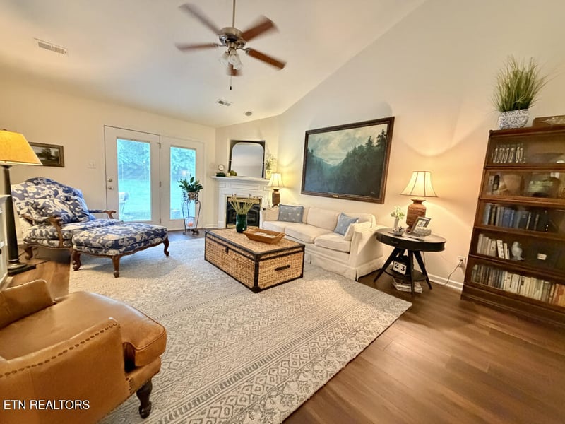 404 Winthrope Way, Knoxville, TN 37923