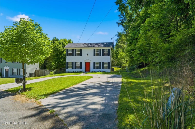 4040 Acorn Dr, Knoxville, TN 37918