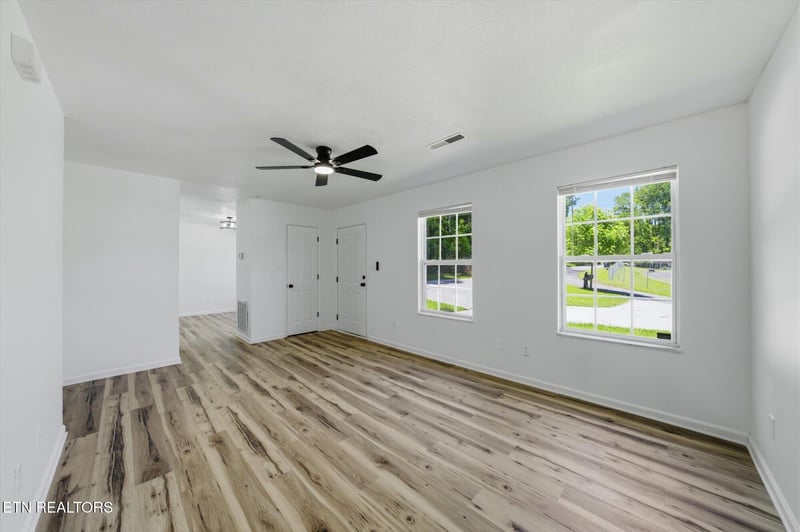 4040 Acorn Dr, Knoxville, TN 37918