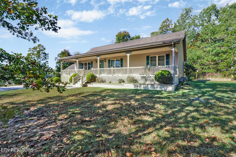 4045 Lone Wolf Cir, Crossville, TN 38572