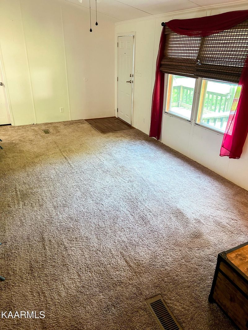 405 Allison Dr, Harriman, TN 37748