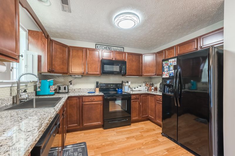 405 Cornus Ave, Sevierville, TN 37862