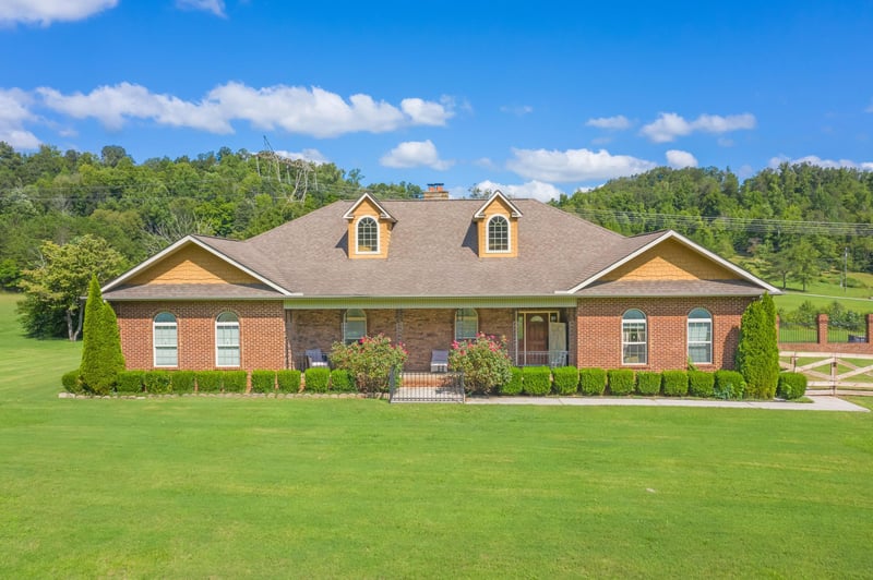 405 E Brushy Valley Dr, Powell, TN 37849