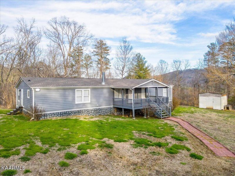 405 E Millers Cove Rd, Walland, TN 37886