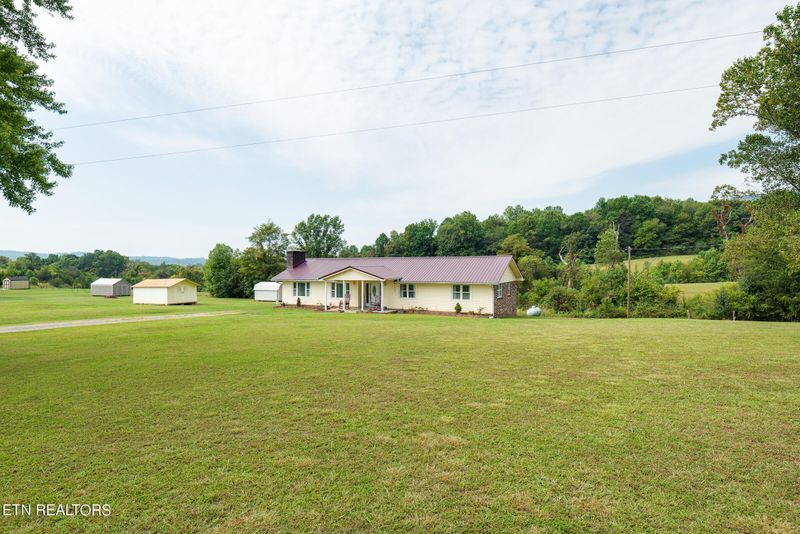 405 Greene Ln, Lafollette, TN 37766