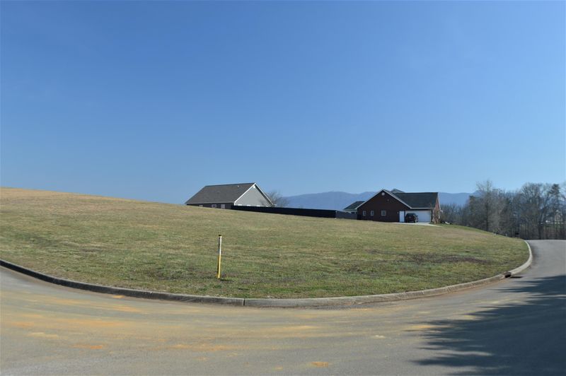 405 Highland Springs Rd, Walland, TN 37886