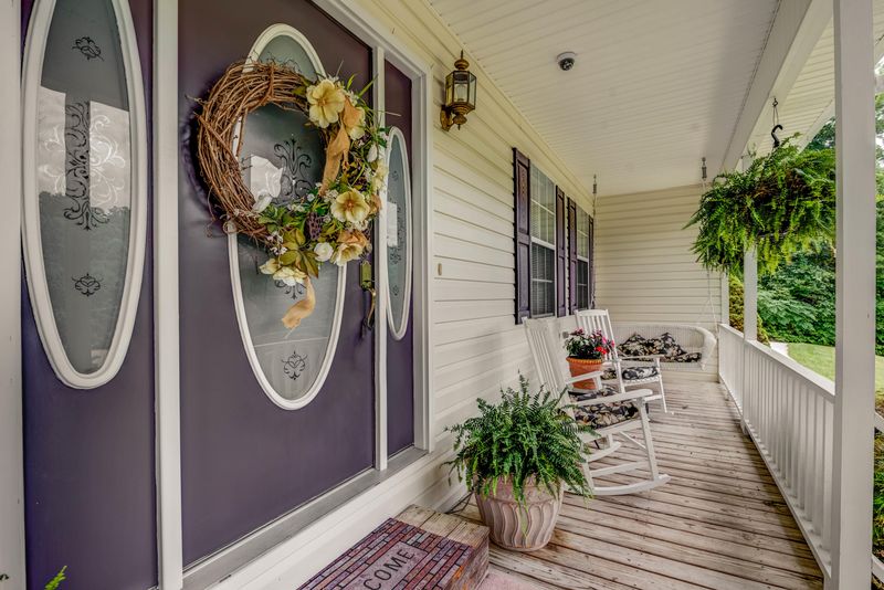 405 Jefferson Ln, Clinton, TN 37716