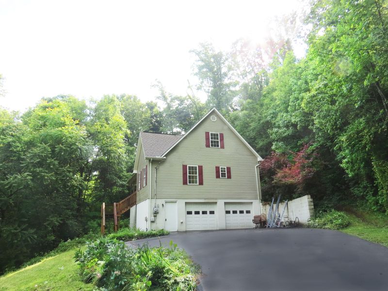 405 Melton Hill Dr, Clinton, TN 37716