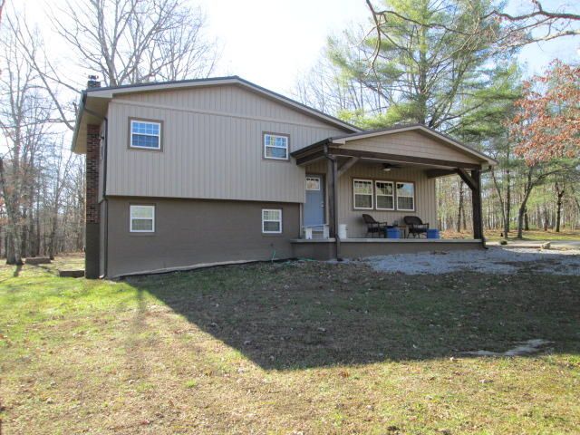 405 Milo Webb Dr, Crossville, TN 38572