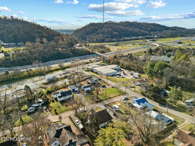 405 NE Durbin Dr, Knoxville, TN 37912