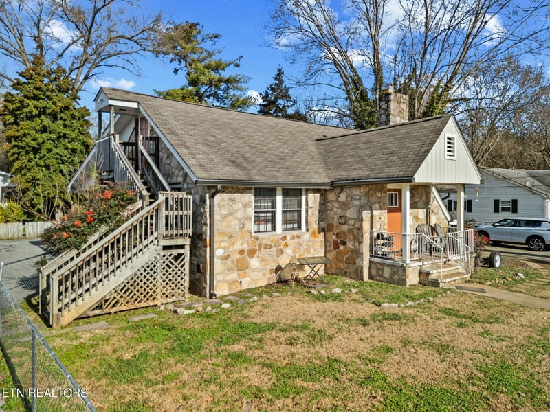 405 NE Durbin Dr, Knoxville, TN 37912